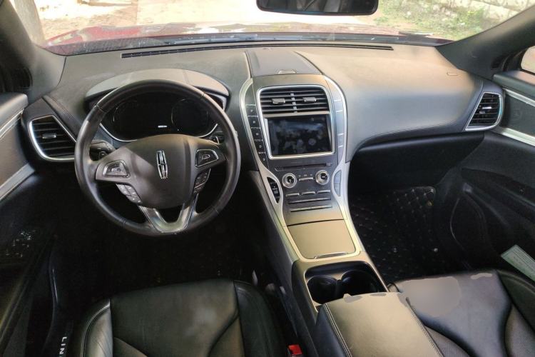 Used Lincoln MKX 2015 2.0T Two-Wheel Drive Deluxe Edition Center Console