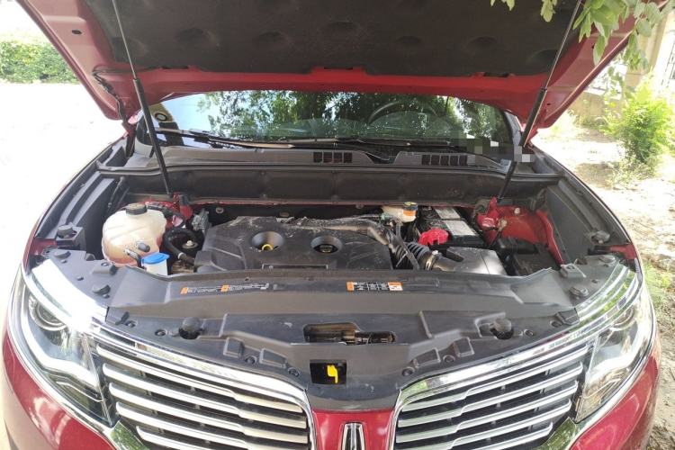 Used Lincoln MKX 2015 2.0T Two-Wheel Drive Deluxe Edition Engine Bay