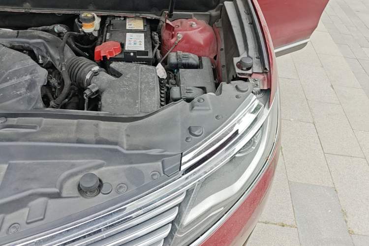 Used Lincoln MKX 2015 2.0T Four-Wheel Drive Luxury Edition Engine Bay Left
