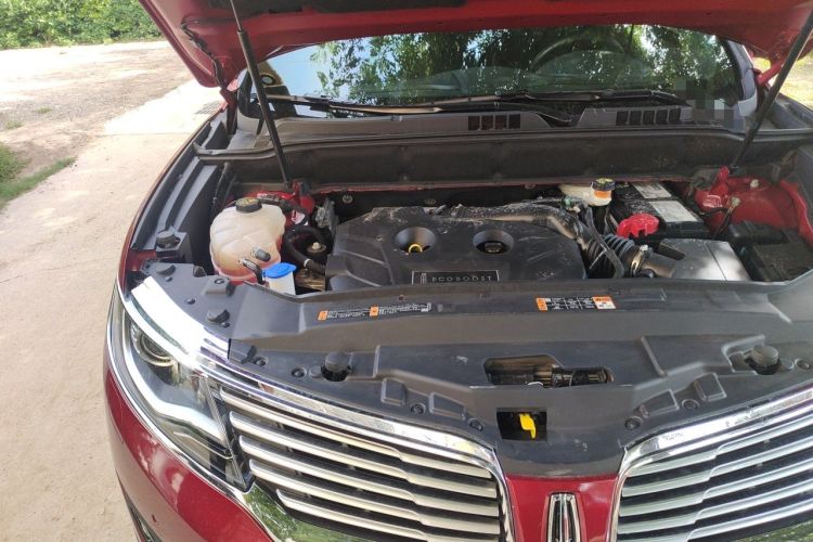 Used Lincoln MKX 2015 2.0T Two-Wheel Drive Deluxe Edition Engine Bay Right