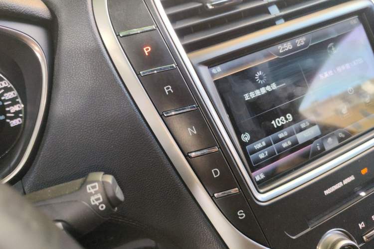 Used Lincoln MKX 2015 2.0T Two-Wheel Drive Deluxe Edition Gear Lever