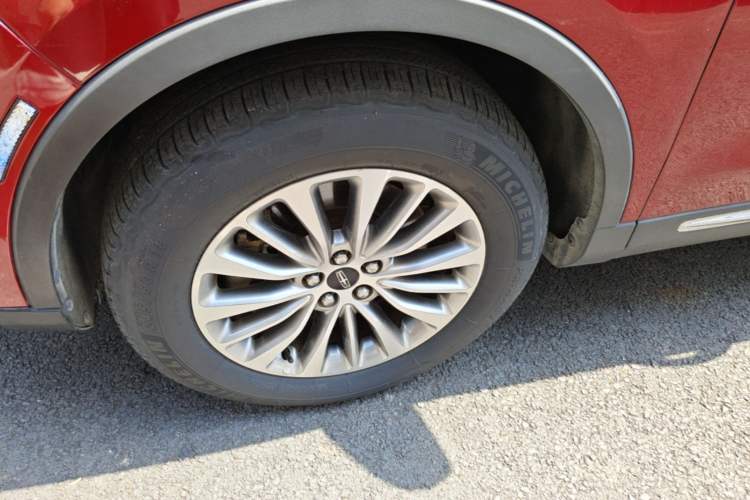 Used Lincoln MKX 2015 2.0T Four-Wheel Drive Luxury Edition Left Front Wheel Hub