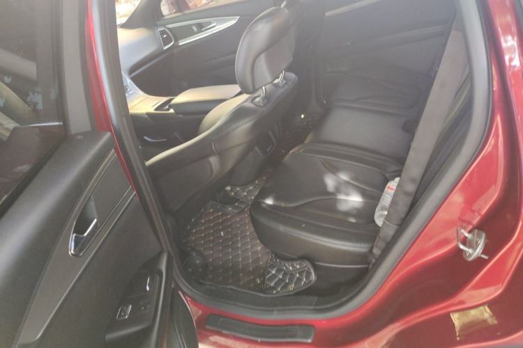 Used Lincoln MKX 2015 2.0T Two-Wheel Drive Deluxe Edition Left Rear Seat