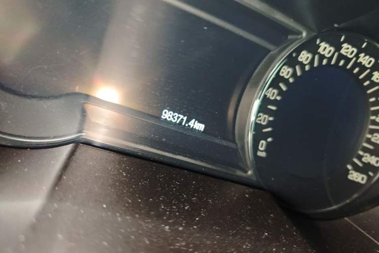 Used Lincoln MKX 2015 2.7T Four-Wheel Drive Prestige Edition Odometer Close Up