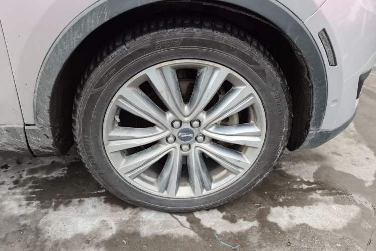 Used Lincoln MKX 2015 2.7T Four-Wheel Drive Prestige Edition Right Front Wheel Hub
