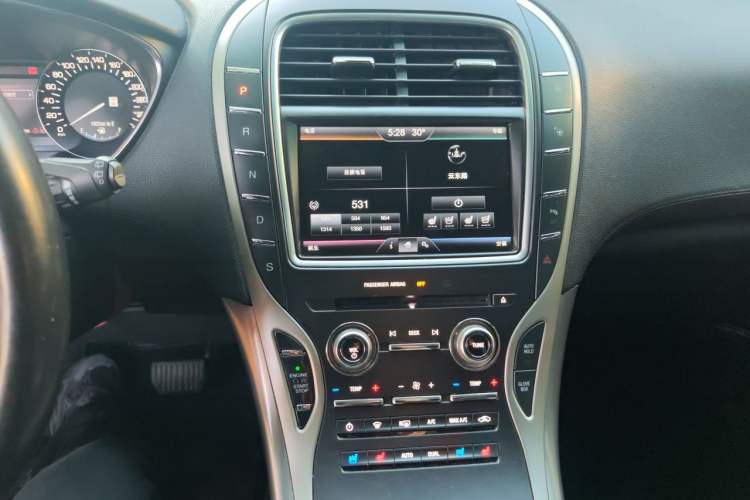 Used Lincoln MKX 2015 2.0T Four-Wheel Drive Luxury Edition Audio And AC Panel