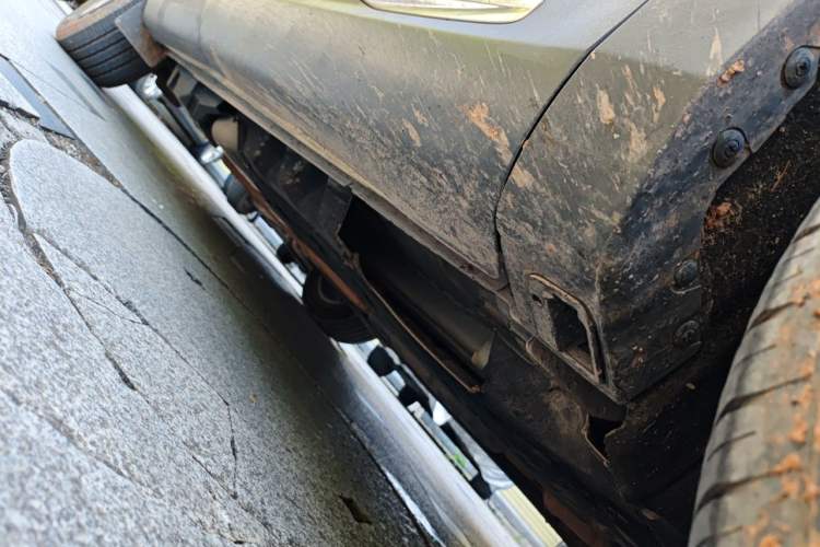 Used Lincoln MKX  Chassis Front Right