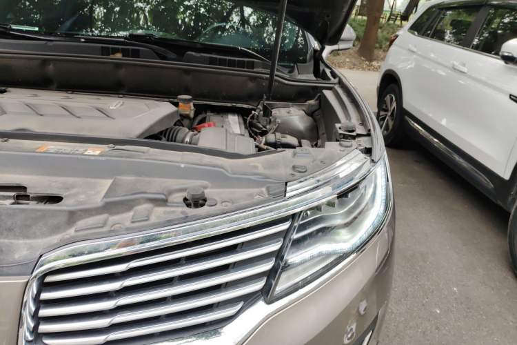 Used Lincoln MKX 2015 2.7T Four-Wheel Drive Prestige Edition Engine Bay Left
