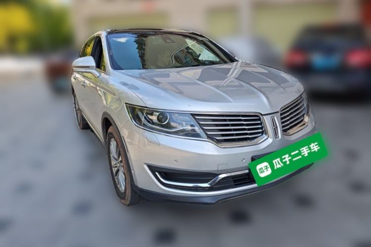 Used Lincoln MKX  Front Right 45 Deg
