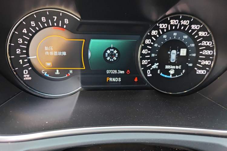 Used Lincoln MKX 2015 2.7T Four-Wheel Drive Prestige Edition Odometer Close Up