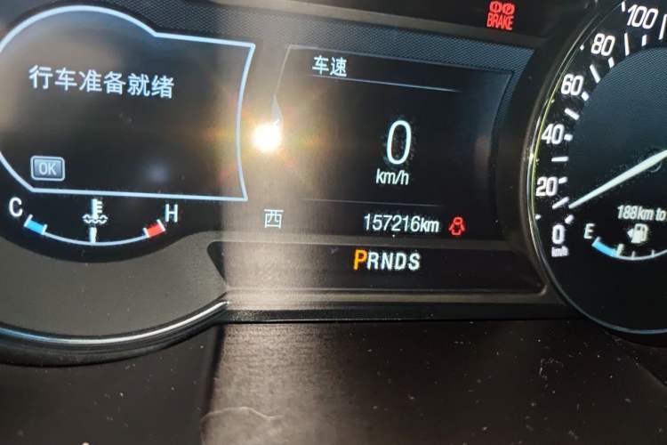 Used Lincoln MKX  Odometer Close Up