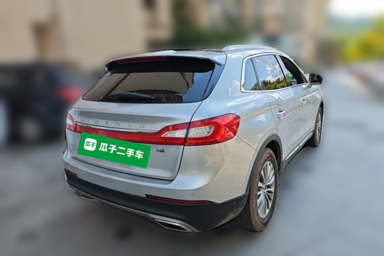 Used Lincoln MKX  Rear Right 45 Deg