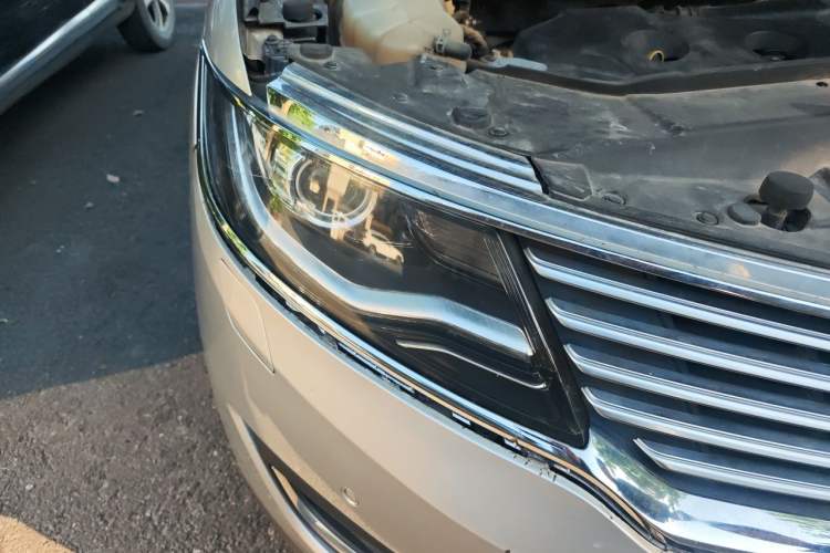 Used Lincoln MKX 2015 2.0T Four-Wheel Drive Luxury Edition Right Front Headlight