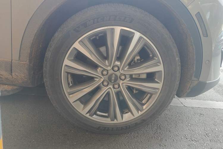 Used Lincoln MKX 2015 2.7T Four-Wheel Drive Prestige Edition Right Front Wheel Hub