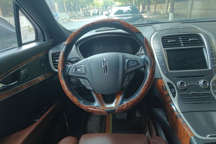 Used Lincoln MKX 2015 2.7T Four-Wheel Drive Prestige Edition Steering Wheel