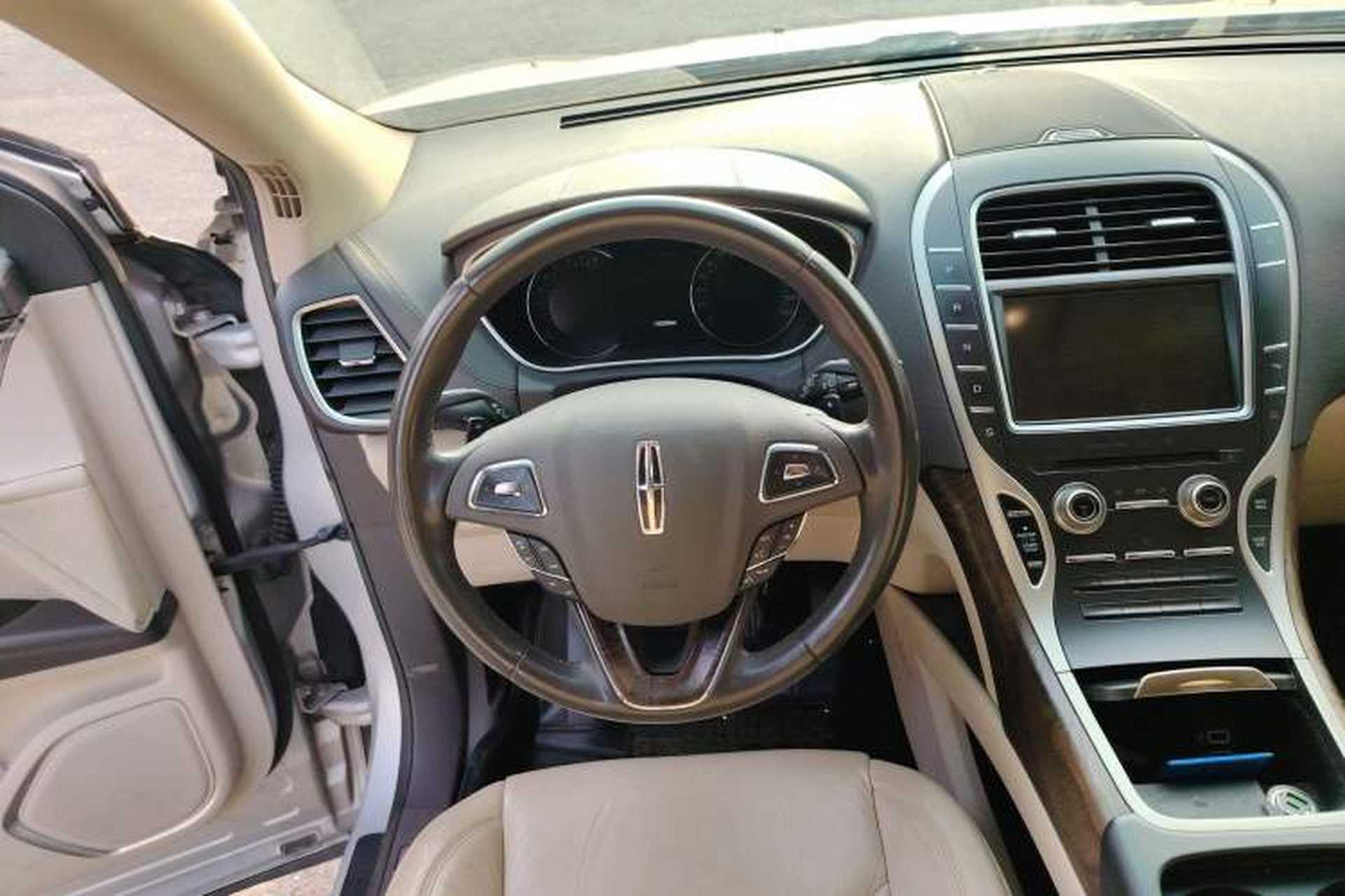 Used Lincoln MKX 2015 2.0T Two-Wheel Drive Deluxe Edition Steering Wheel