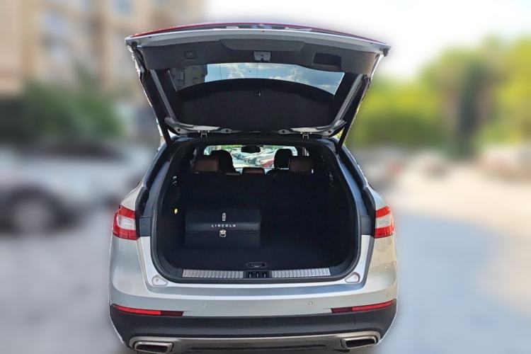Used Lincoln MKX  Trunk