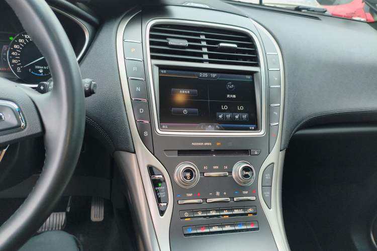Used Lincoln MKX 2015 2.0T Four-Wheel Drive Luxury Edition Audio And AC Panel