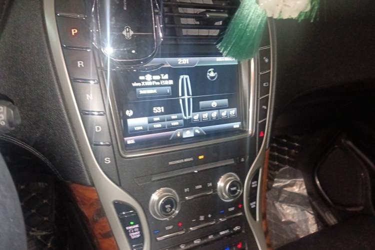Used Lincoln MKX 2015 2.7T Four-Wheel Drive Prestige Edition Audio And AC Panel
