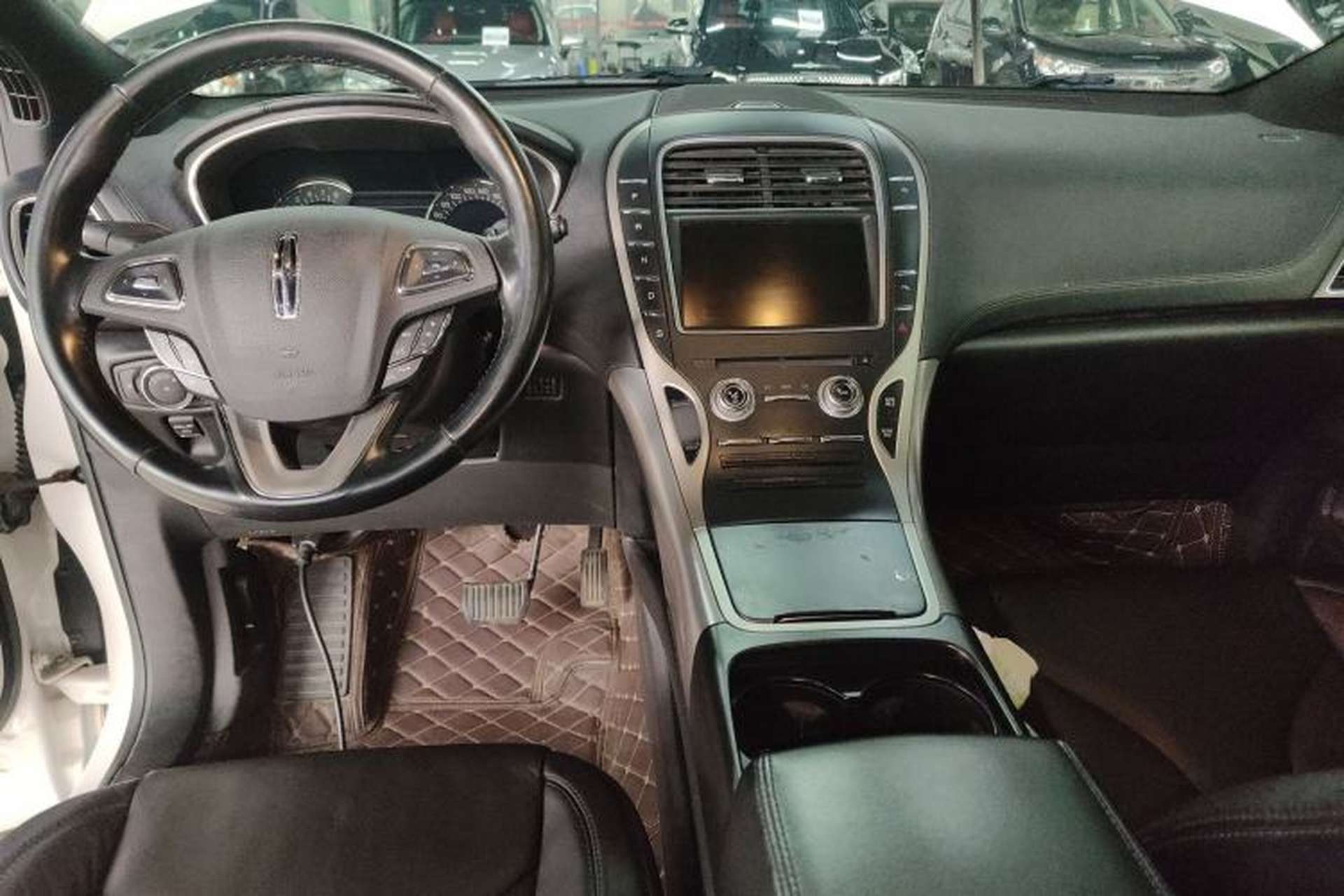 Used Lincoln MKX 2015 2.0T Two-Wheel Drive Deluxe Edition Center Console
