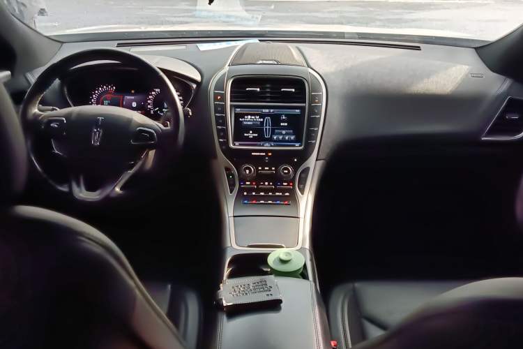 Used Lincoln MKX 2015 2.0T Four-Wheel Drive Luxury Edition Center Console