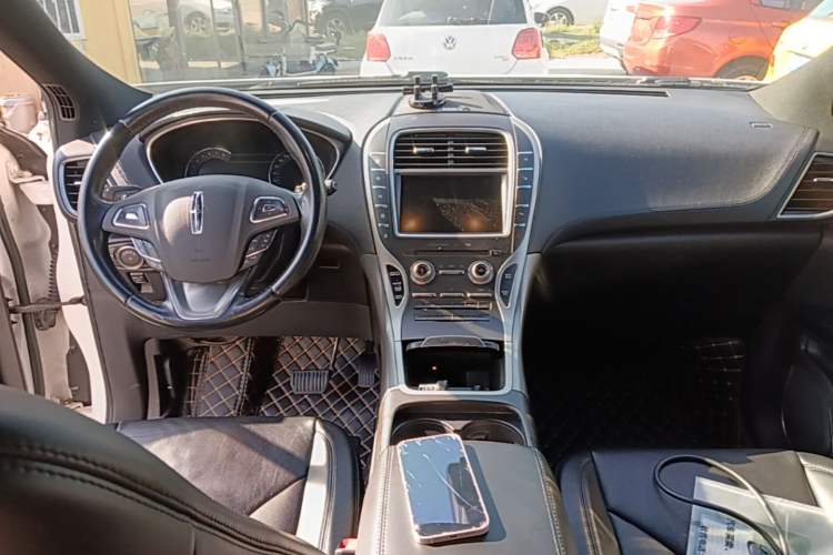 Used Lincoln MKX 2015 2.0T Four-Wheel Drive Luxury Edition Center Console