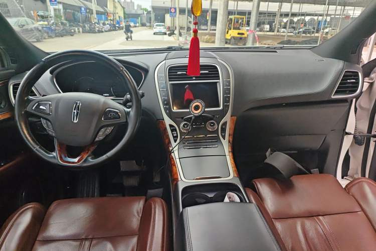 Used Lincoln MKX 2015 2.7T Four-Wheel Drive Prestige Edition Center Console