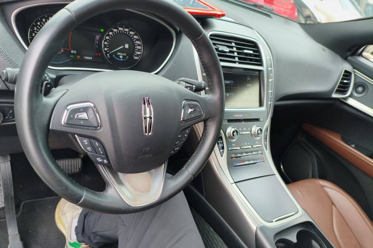 Used Lincoln MKX 2015 2.0T Four-Wheel Drive Luxury Edition Center Console