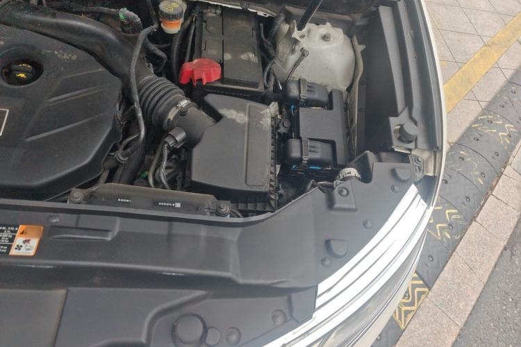 Used Lincoln MKX 2015 2.0T Two-Wheel Drive Deluxe Edition Engine Bay Left