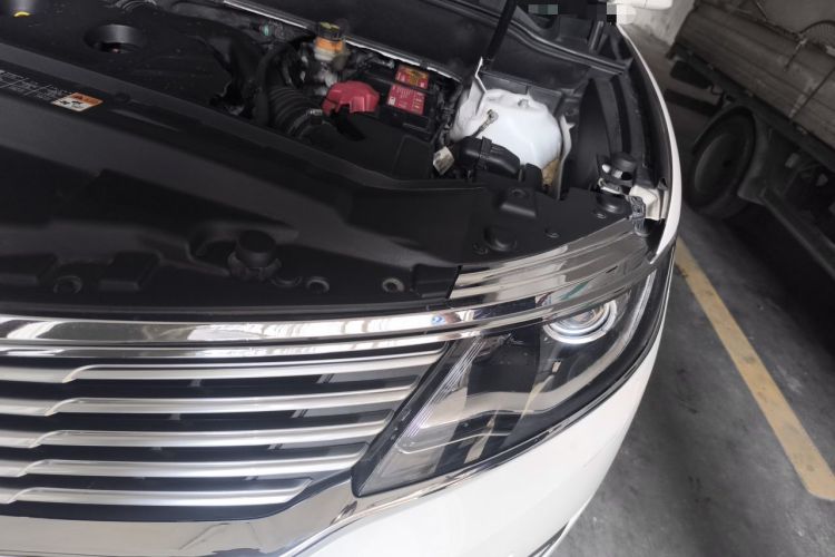 Used Lincoln MKX 2015 2.0T Four-Wheel Drive Luxury Edition Engine Bay Left