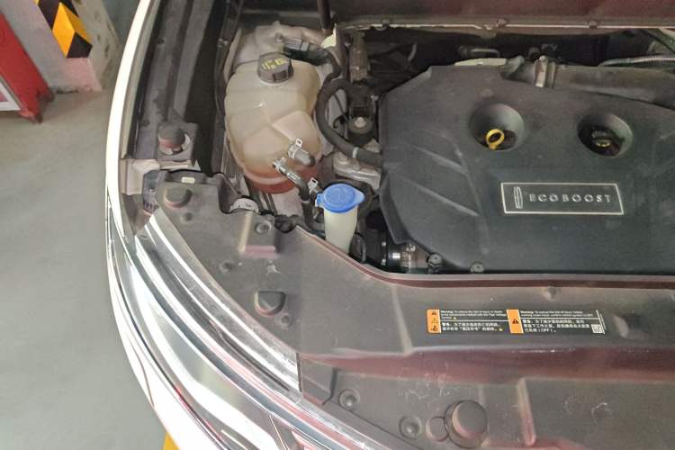 Used Lincoln MKX 2015 2.0T Four-Wheel Drive Luxury Edition Engine Bay Right