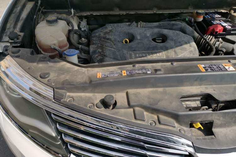 Used Lincoln MKX 2015 2.0T Four-Wheel Drive Luxury Edition Engine Bay Right