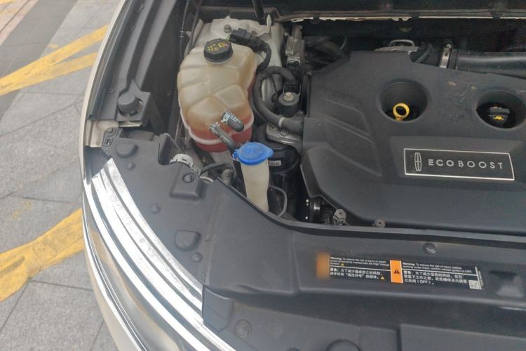 Used Lincoln MKX 2015 2.0T Two-Wheel Drive Deluxe Edition Engine Bay Right
