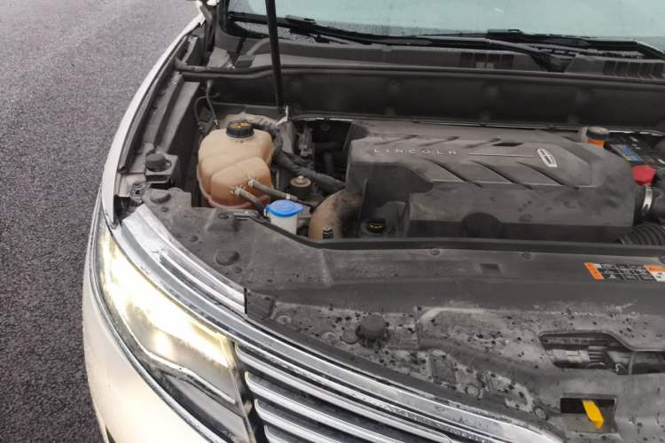 Used Lincoln MKX 2015 2.7T Four-Wheel Drive Prestige Edition Engine Bay Right