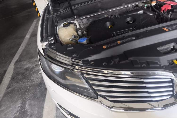 Used Lincoln MKX 2015 2.0T Four-Wheel Drive Luxury Edition Engine Bay Right