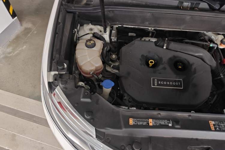 Used Lincoln MKX 2015 2.0T Four-Wheel Drive Luxury Edition Engine Bay Right
