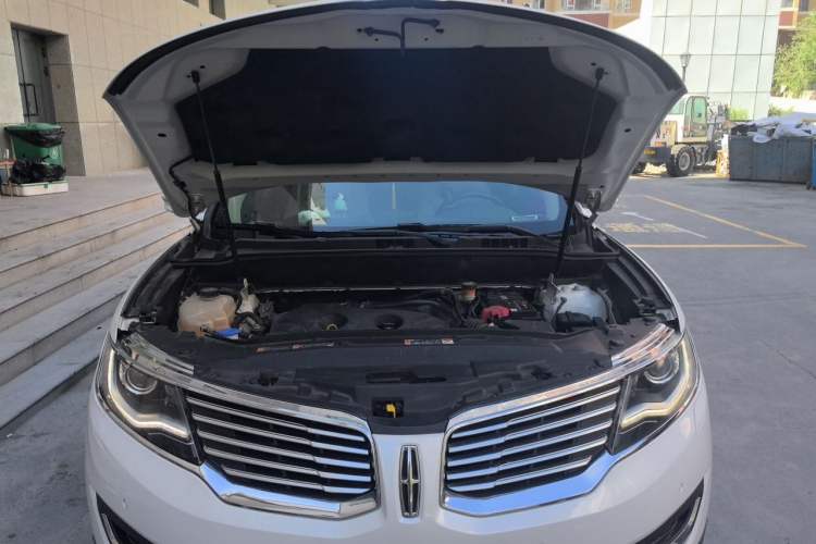 Used Lincoln MKX 2015 2.0T Two-Wheel Drive Deluxe Edition Engine Bay
