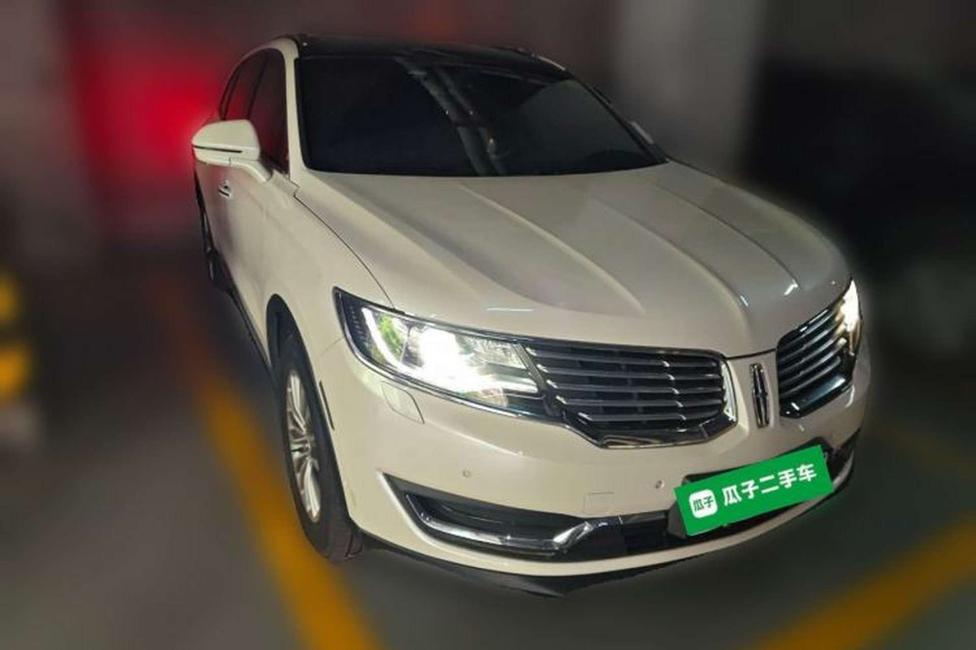 Used Lincoln MKX 2015 2.0T Four-Wheel Drive Luxury Edition Front Right 45 Deg