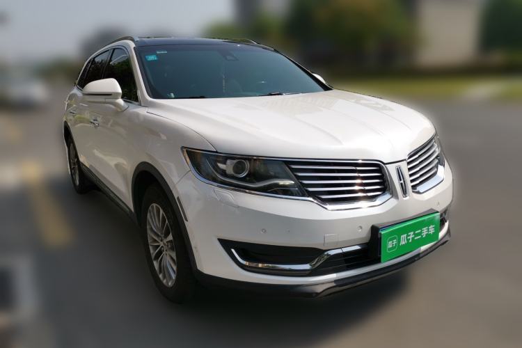 Used Lincoln MKX 2015 2.0T Four-Wheel Drive Luxury Edition Front Right 45 Deg