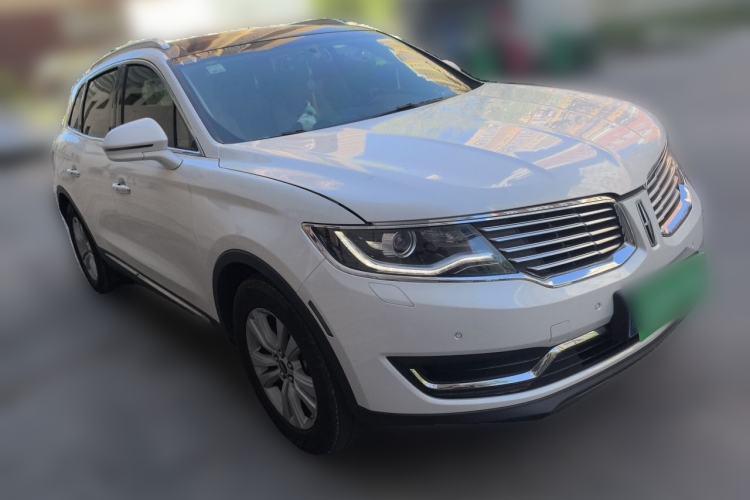 Used Lincoln MKX 2015 2.0T Two-Wheel Drive Deluxe Edition Front Right 45 Deg
