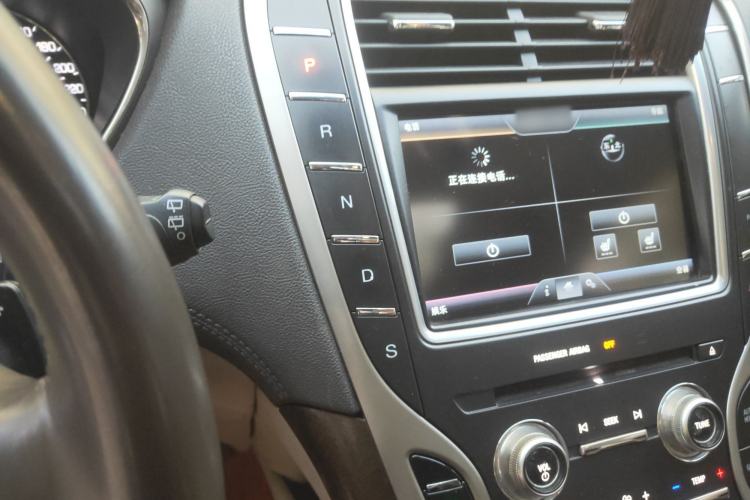 Used Lincoln MKX 2015 2.0T Two-Wheel Drive Deluxe Edition Gear Lever