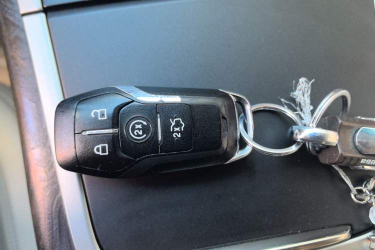 Used Lincoln MKX 2015 2.0T Two-Wheel Drive Deluxe Edition Interior 1