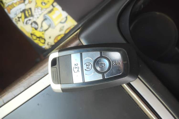 Used Lincoln MKX 2015 2.0T Two-Wheel Drive Deluxe Edition Interior 1