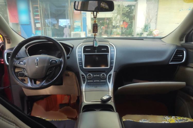 Used Lincoln MKX 2015 2.0T Two-Wheel Drive Deluxe Edition Interior 2
