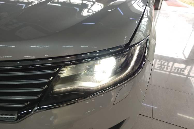 Used Lincoln MKX 2015 2.0T Two-Wheel Drive Deluxe Edition Left Front Headlight