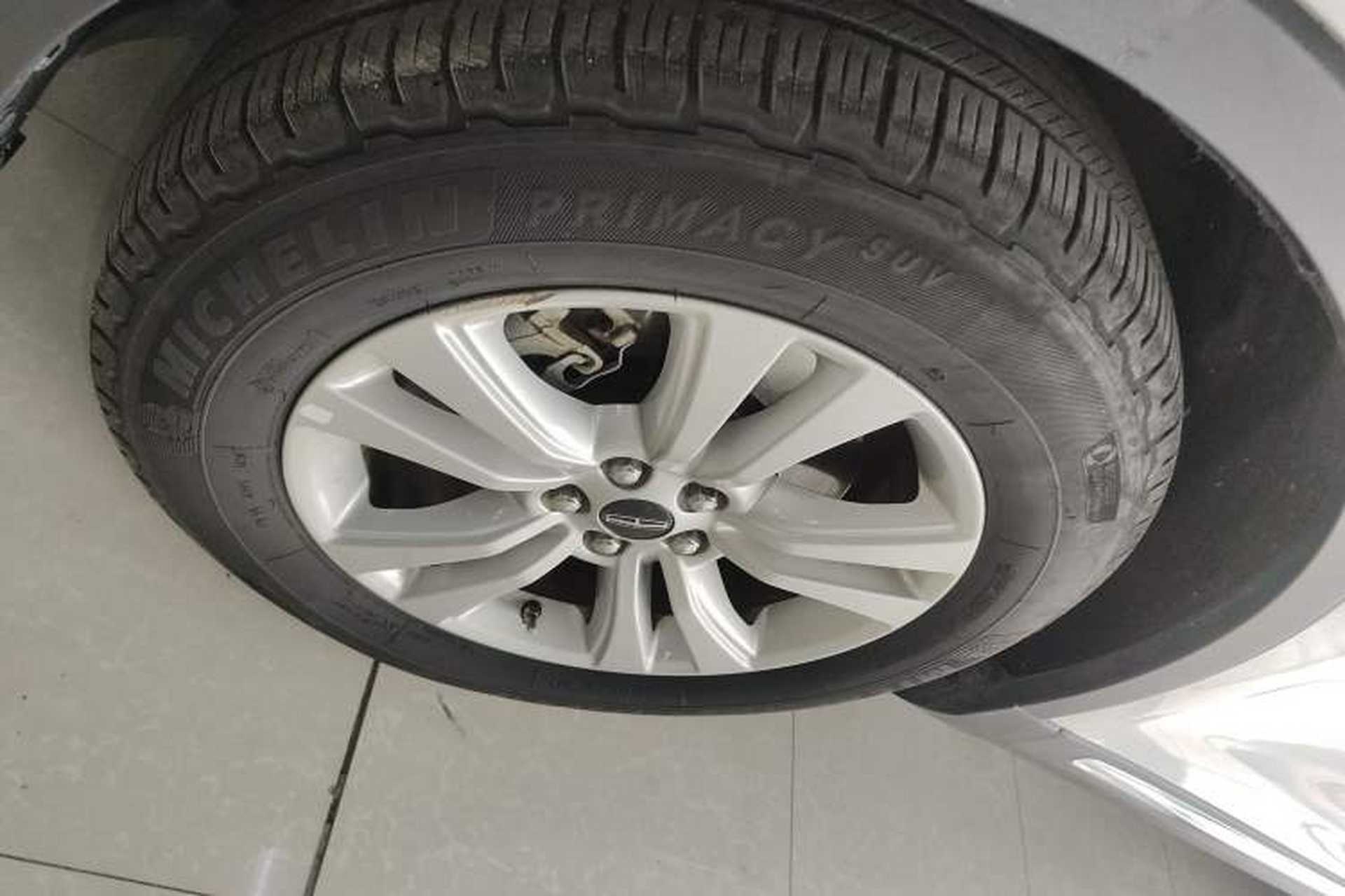 Used Lincoln MKX 2015 2.0T Two-Wheel Drive Deluxe Edition Left Front Wheel Hub