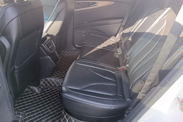 Used Lincoln MKX 2015 2.0T Four-Wheel Drive Luxury Edition Left Rear Seat