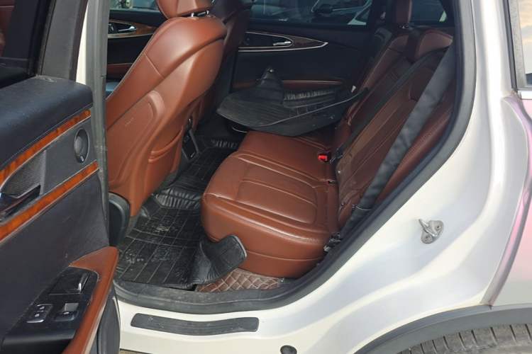Used Lincoln MKX 2015 2.7T Four-Wheel Drive Prestige Edition Left Rear Seat