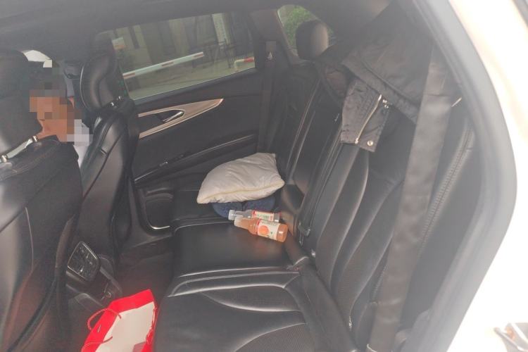 Used Lincoln MKX 2015 2.0T Two-Wheel Drive Deluxe Edition Left Rear Seat