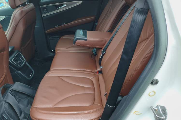 Used Lincoln MKX 2015 2.0T Four-Wheel Drive Luxury Edition Left Rear Seat